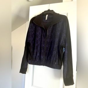 Athleta long sleeve zip. Small. Blue& black